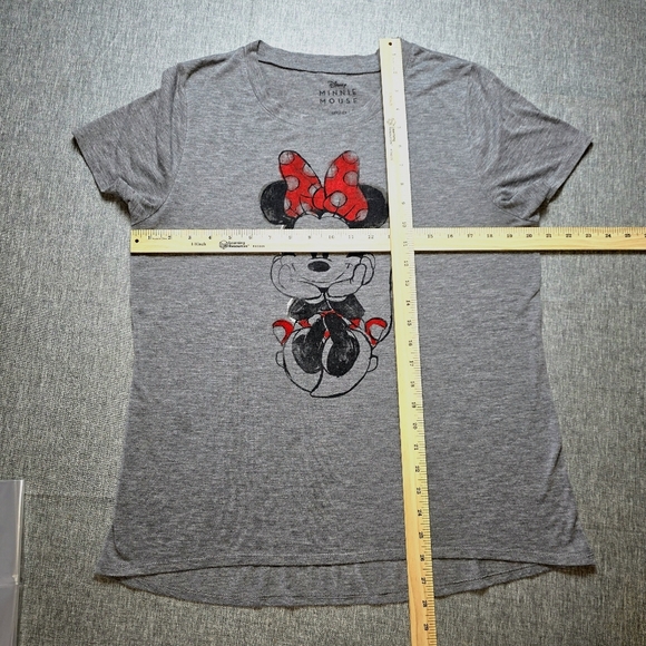Vintage-Style Disney Minnie Mouse Graphic T-Shirt - Women - Picture 3 of 5